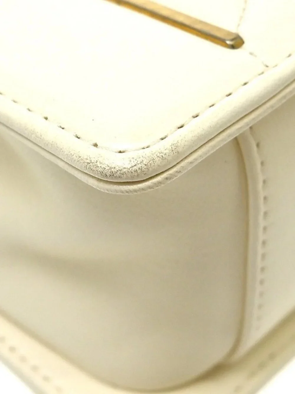 Best07 Chanel White Lambskin Chevron Shoulder Bag KQ01623